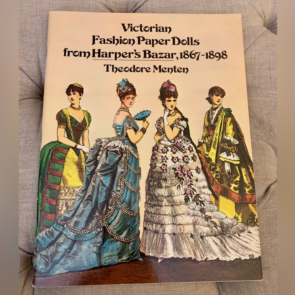 Victorian Fashion Paper Dolls from Harper's Bazar, 1867-1898 (Dover Victorian)